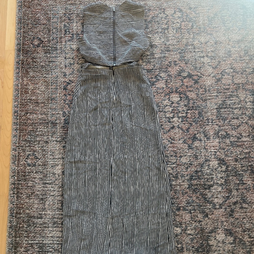 LIKE NEW! ALC Striped cut-out maxi dress with slit in front. - Picture 2 of 3